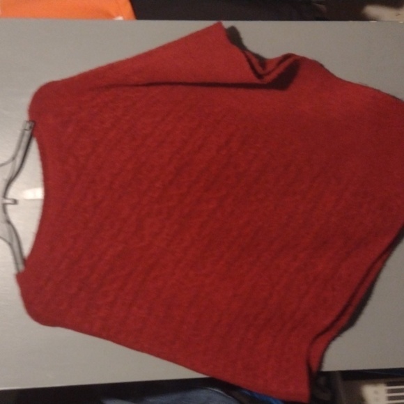 Beautiful Red Talbots Knit Poncho size small/xsmall Christmas - Picture 1 of 7